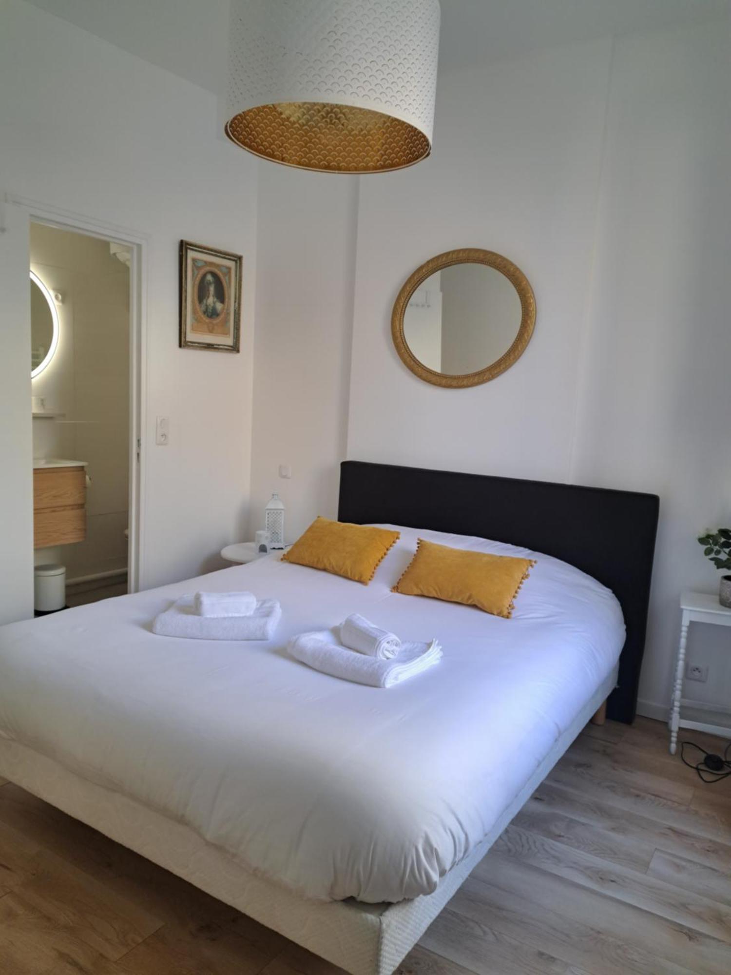 Agreable 2 Pieces - Rue Du Vieux Versailles Kültér fotó